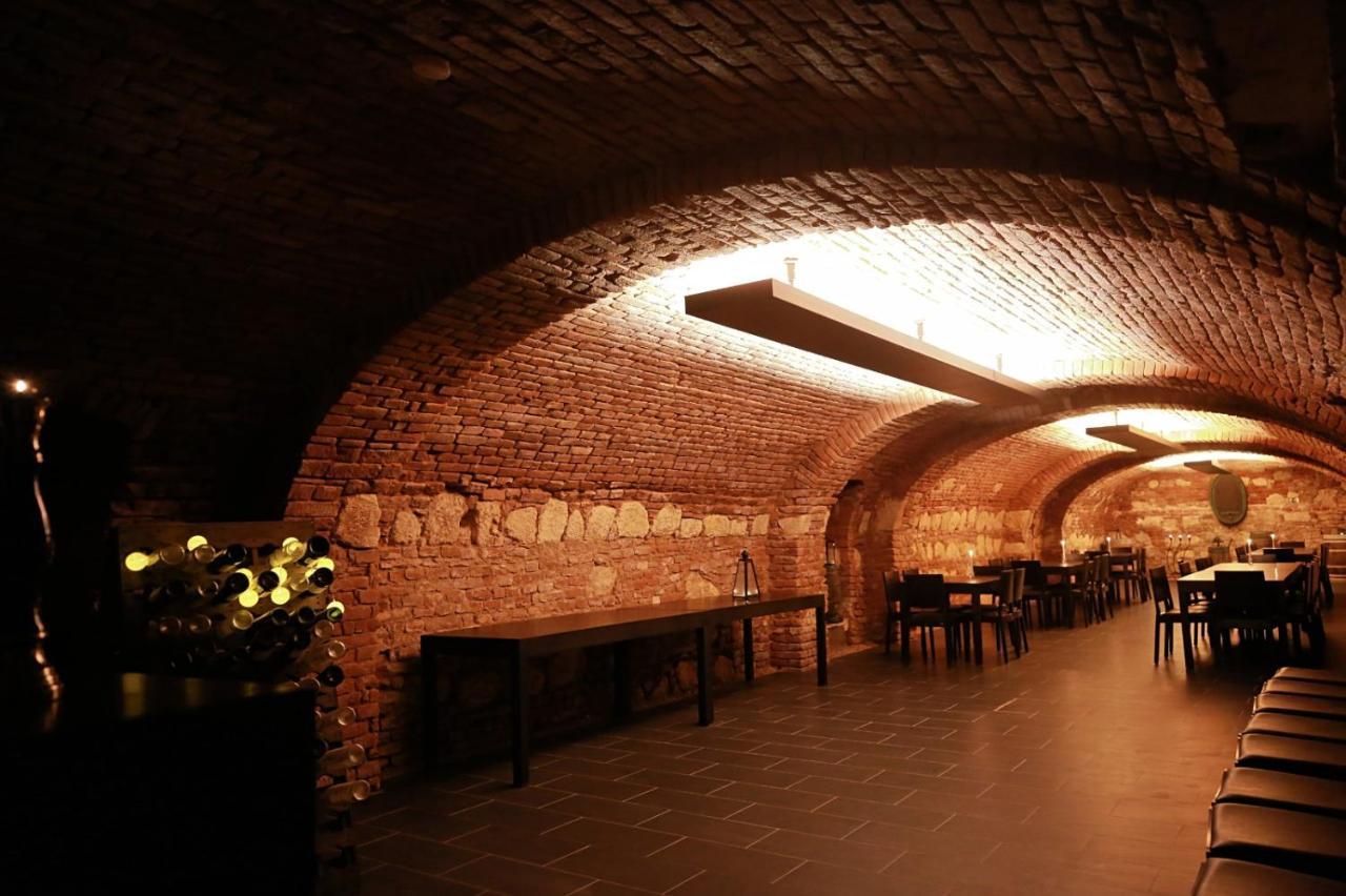 Zamecky Hotel Леднице Экстерьер фото