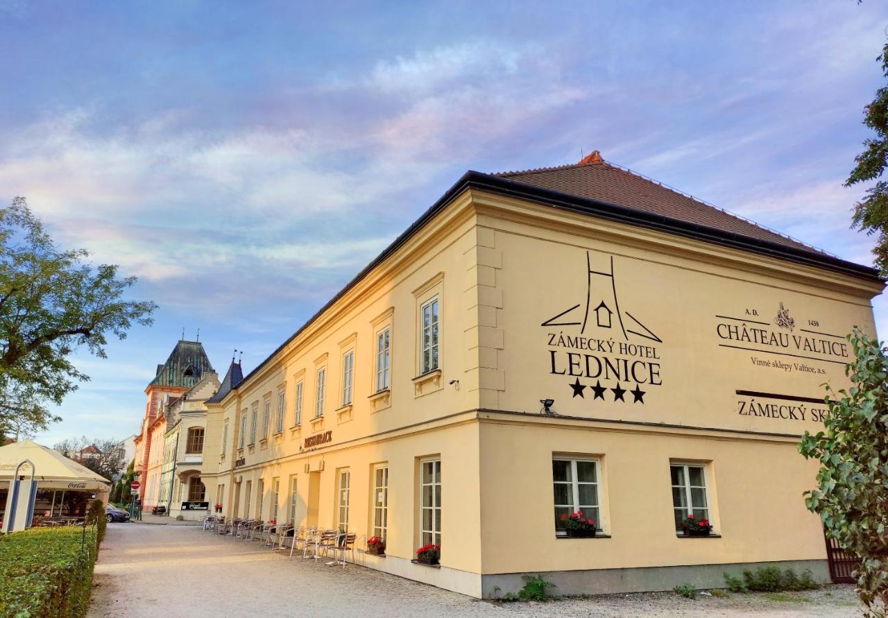 Zamecky Hotel Леднице Экстерьер фото
