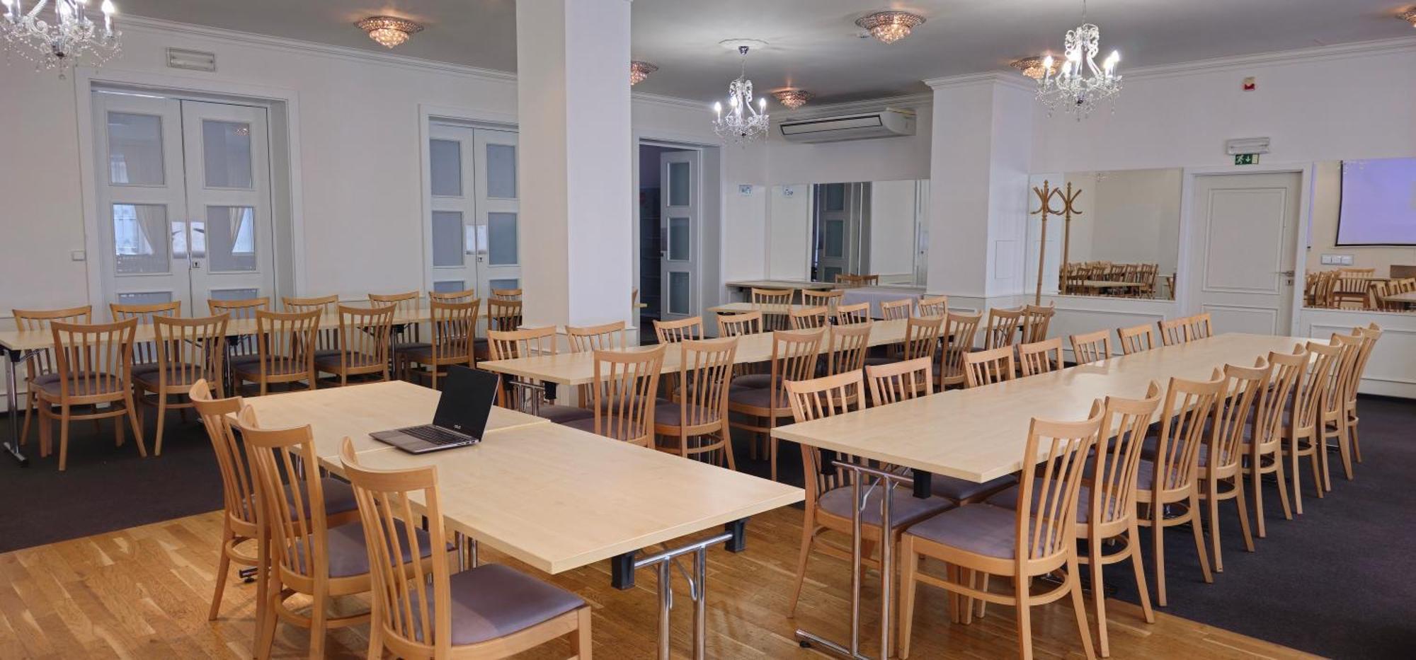 Zamecky Hotel Леднице Экстерьер фото