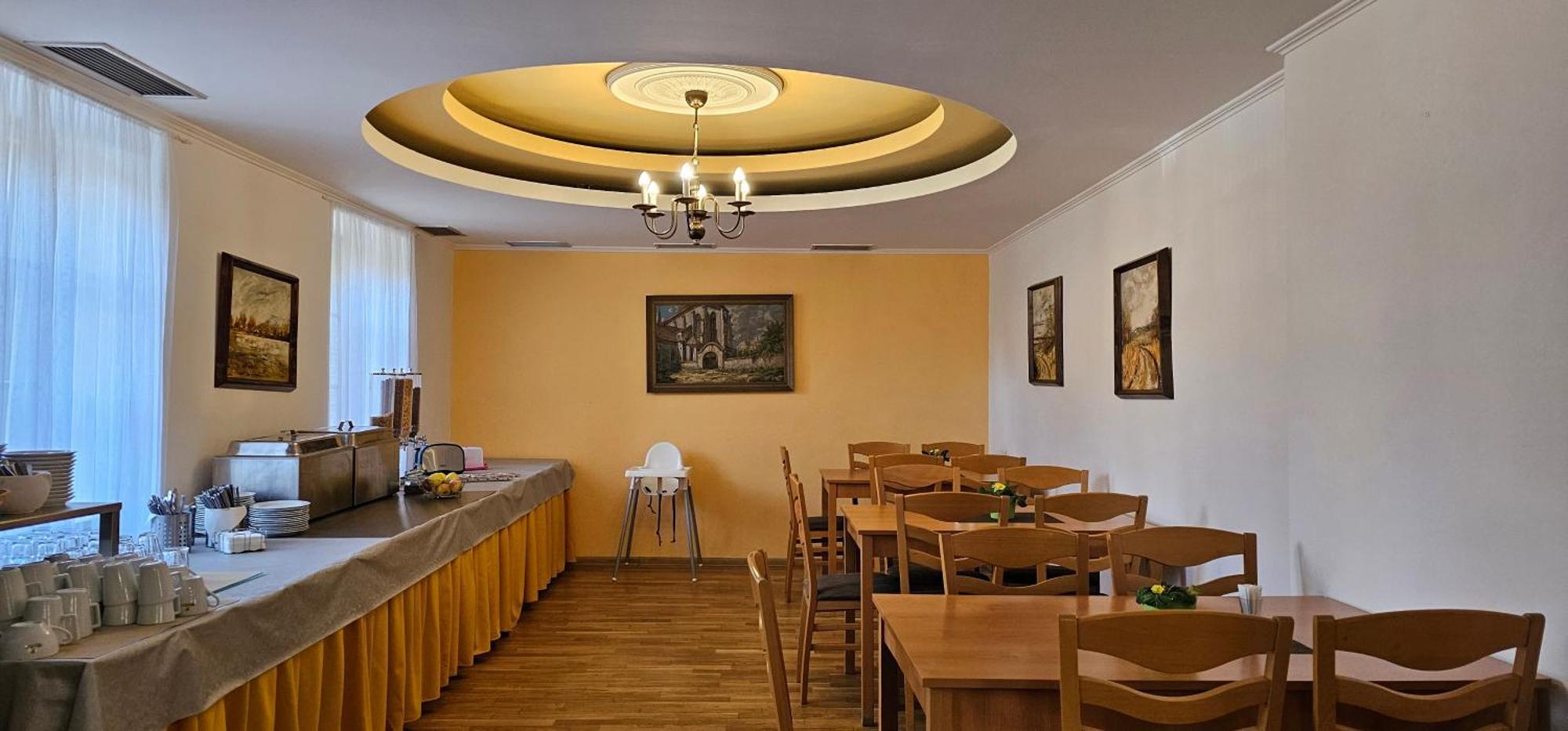 Zamecky Hotel Леднице Экстерьер фото
