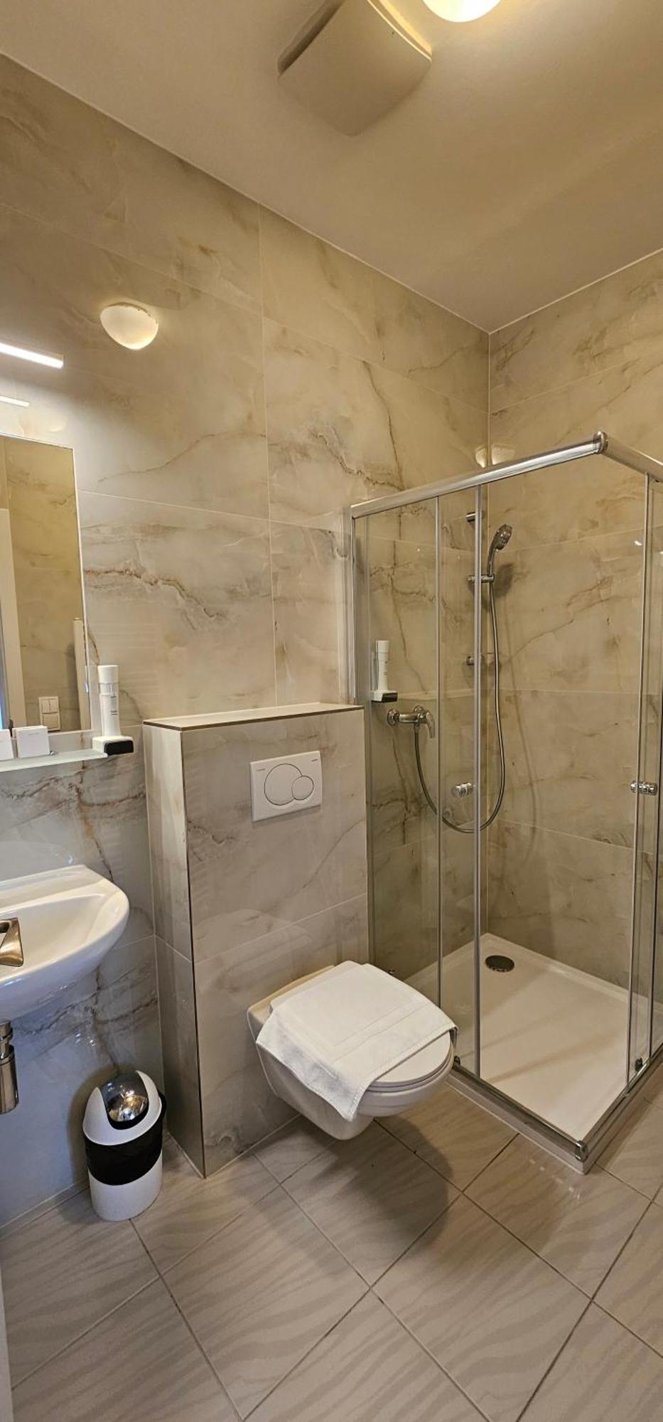 Zamecky Hotel Леднице Экстерьер фото