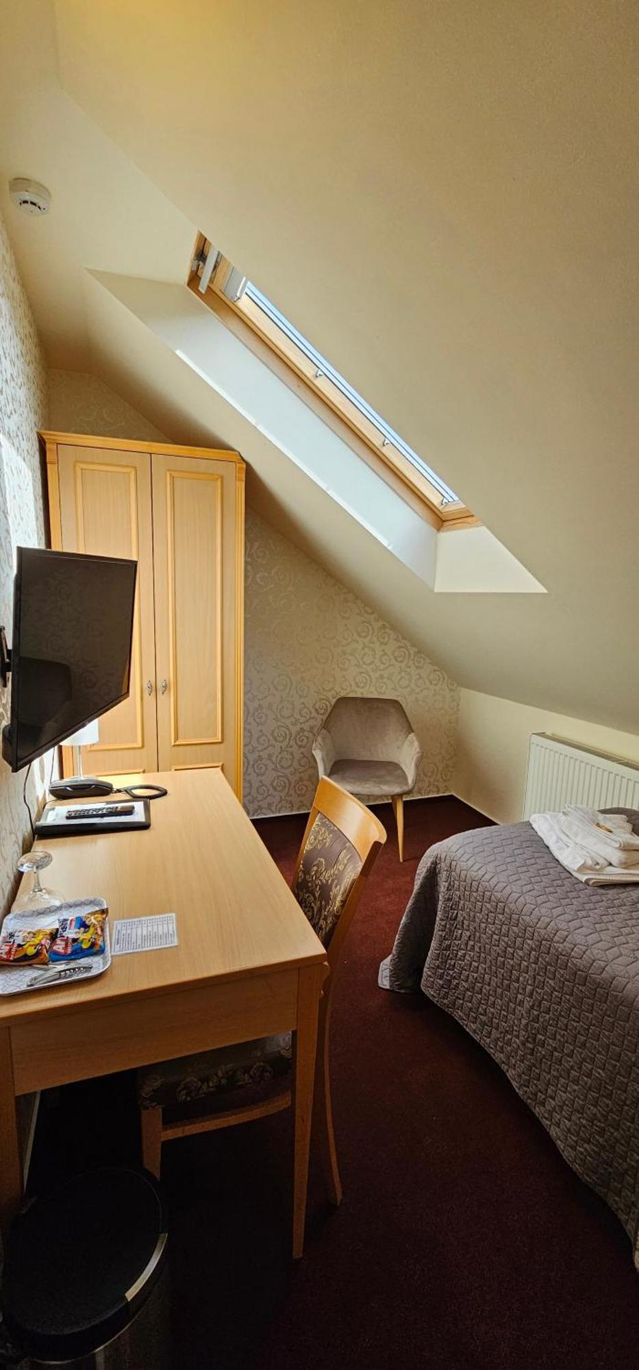 Zamecky Hotel Леднице Экстерьер фото