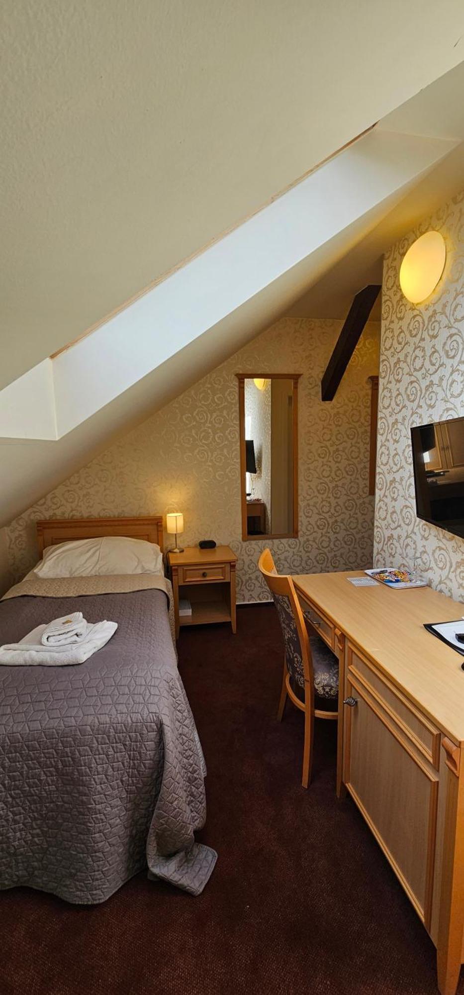 Zamecky Hotel Леднице Номер фото